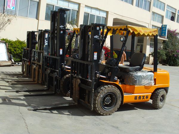 昆明團力叉車租賃服務部 專業設備，高清細節展示